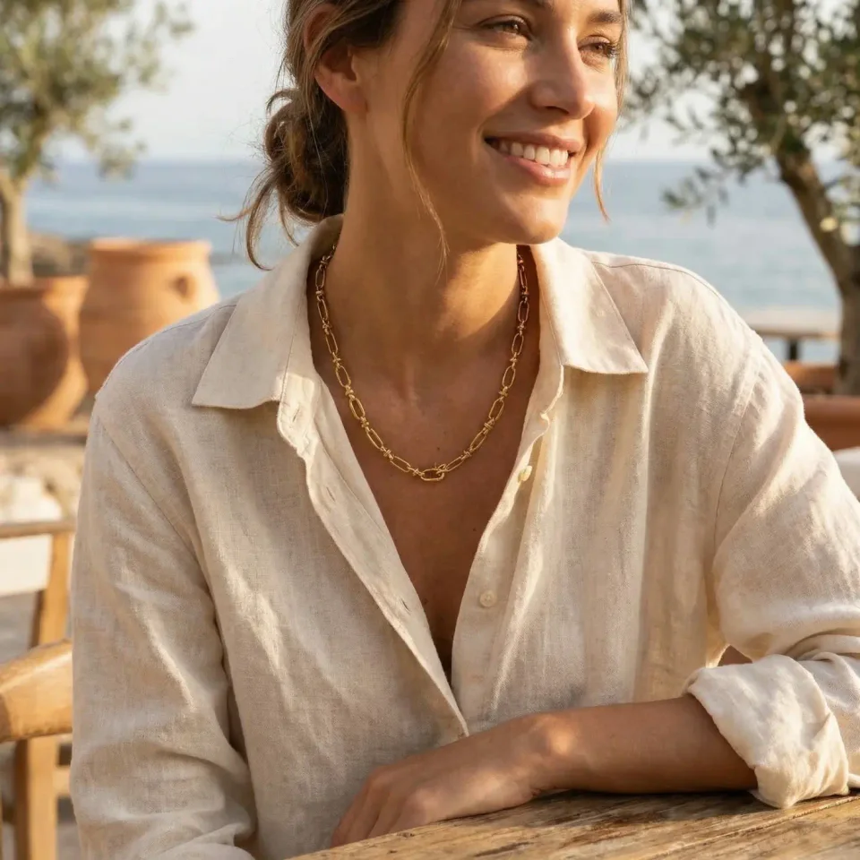 Jewelry lifestyle image: gold chain necklace lifestyle